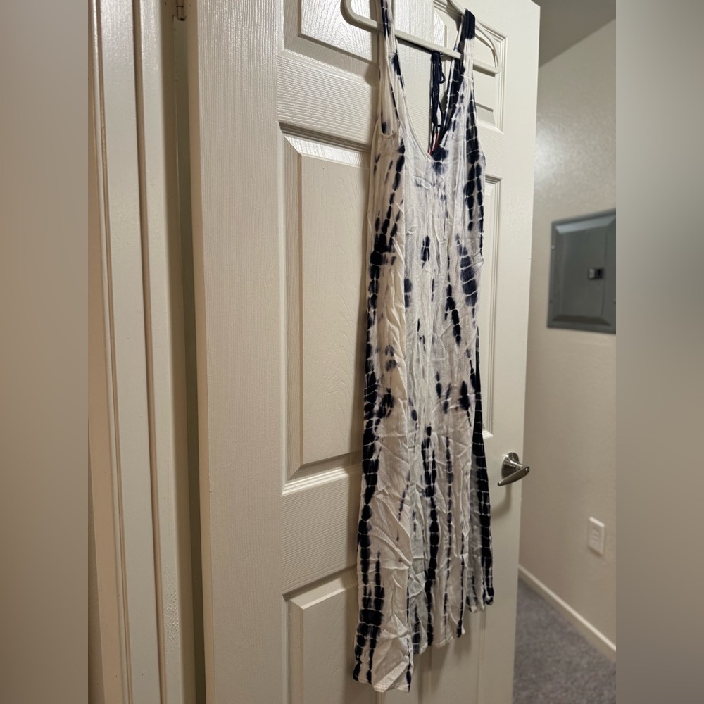 Aakaa Blue & White Tie-Dye Maxi Dress - Picture 3 of 8